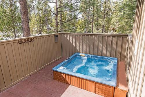 Deer Park House | Wallowa with Western Charm - Meredith Lodging