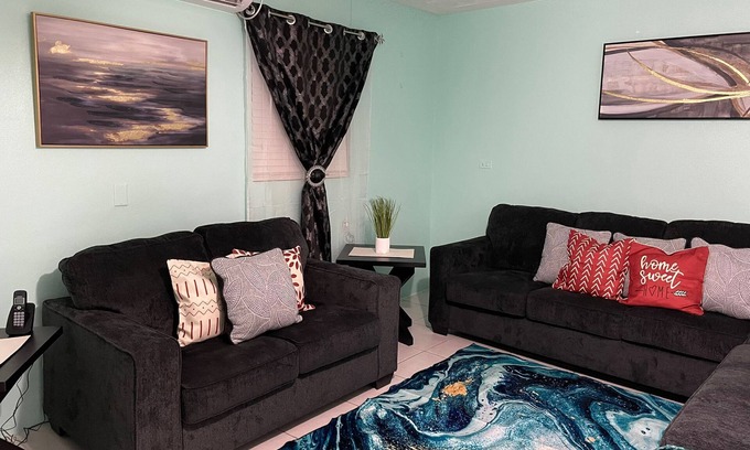 Nassau House | Wally's Haven