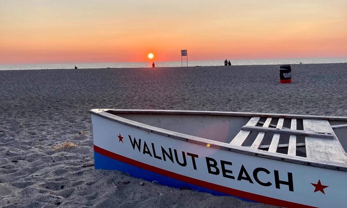 Ashtabula House | Walnut Beach Inn - close to the beach!