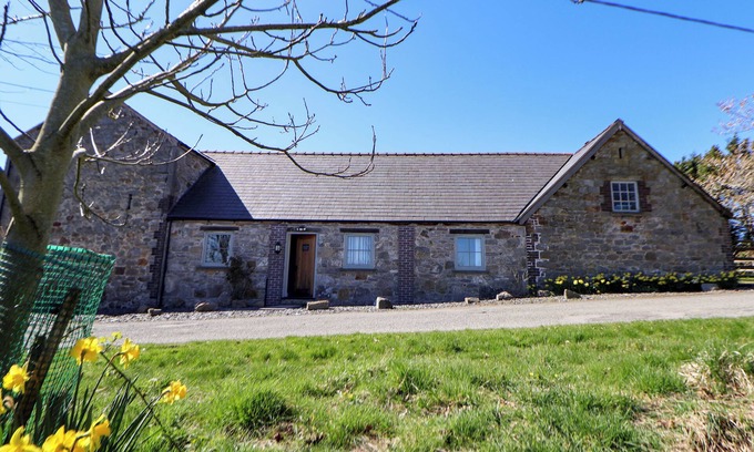 Flintshire Cottage | WALNUT COTTAGE, family friendly, character holiday cottage in Halkyn