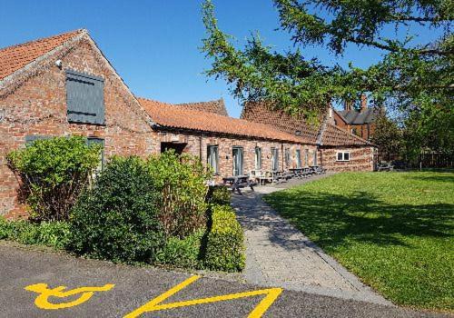 Frampton House | Walnut Cottage