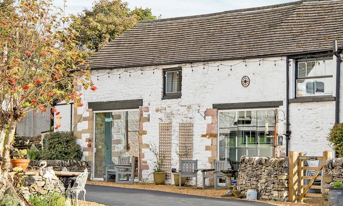 Buxton Cottage | Walnut Cottage - UK43995