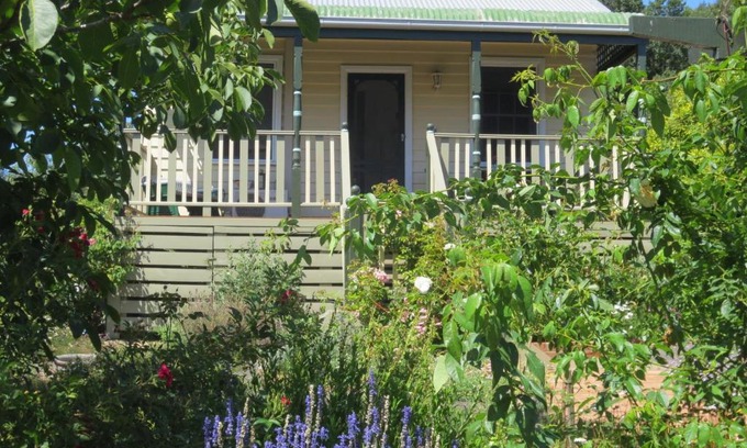 Koorooman House | Walnut Cottage via Leongatha