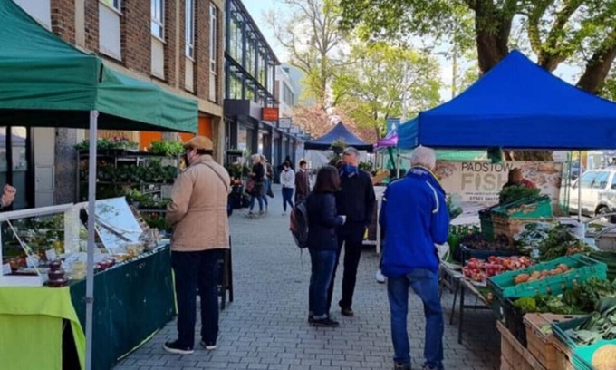 Kidlington Apartment | Walnut Lodge 3-Bed Flat EnSuite-AC-Parking-Netflix