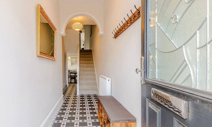 Margate Cottage | Walpole FRONT House: sleeps 13 people in 5 bedrooms