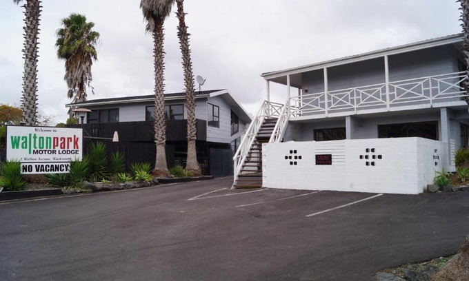 Warkworth Hotel | Walton Park Motor Lodge