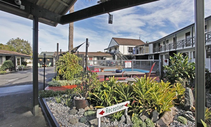 Warkworth Hotel | Walton Park Motor Lodge