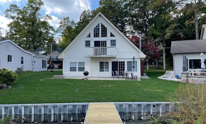 Brooklyn House | Wampler's Lake Cottage
