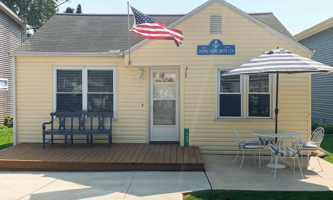 Brooklyn Cottage | Wampler's Lake in Brooklyn, MI close to MIS with access to dock
