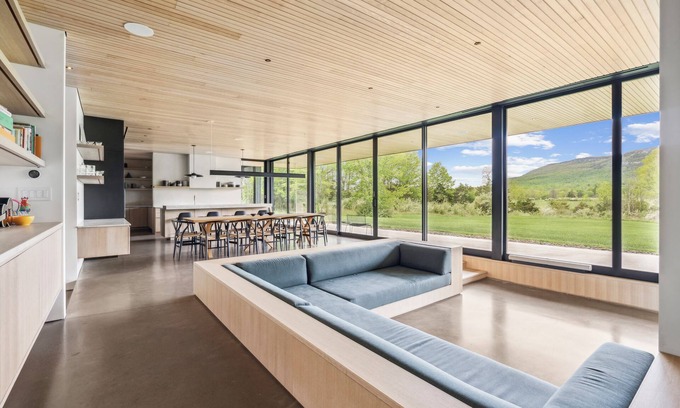 New Paltz House | Wander Black Creek sleeps 8, w/Hot tub & Workstations, 4 Bedrooms