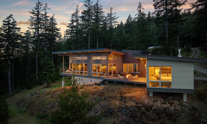 Olga House | Wander San Juan Island w/Forest View – 3 Bedrooms, Sleeps 6