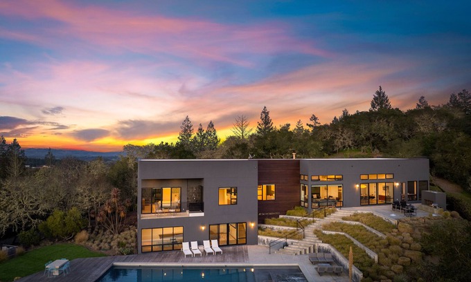 Forestville House | Wander Sonoma Vineyards w/Pool, Workstations & Hot Tub – 4 Bedrooms, Sleeps 8