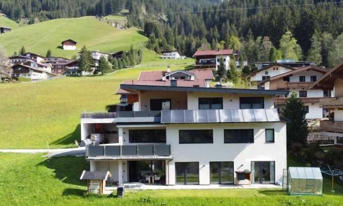 Tux Apartment | Wanglblick by Interhome