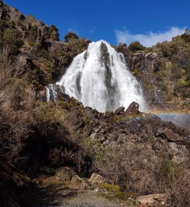 Waratah Apartment | Waratah Waterfall Retreat Unit 1 Free Pay TV In Two Rooms Free WiFi