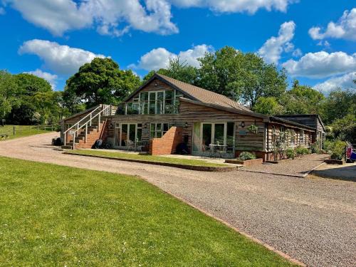 Cutnall Green House | Warbler Lodge