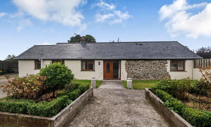 Holsworthy House | Warbrook