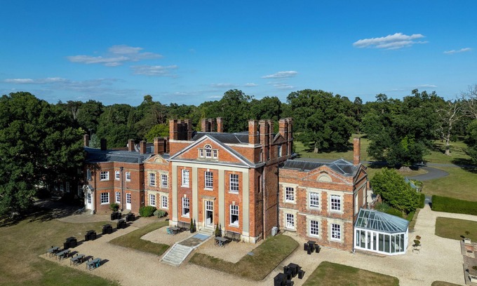 Eversley Hotel | Warbrook House Heritage Hotel