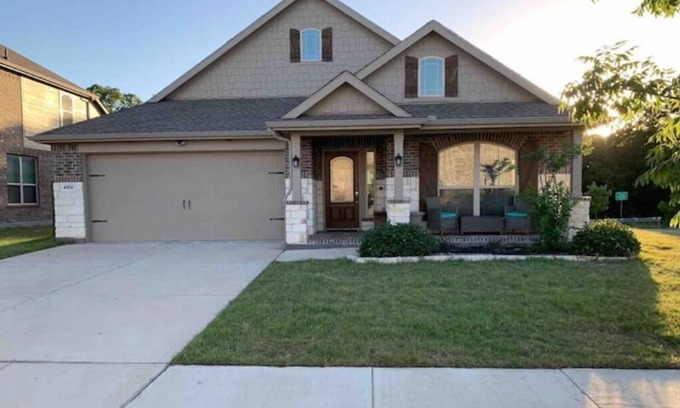 Denton House | Warm and Cozy, Family-Friendly Home