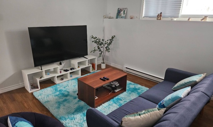 Terra Nova Apartment | Warm and Cozy Home near Airport, University, downtown and Town center