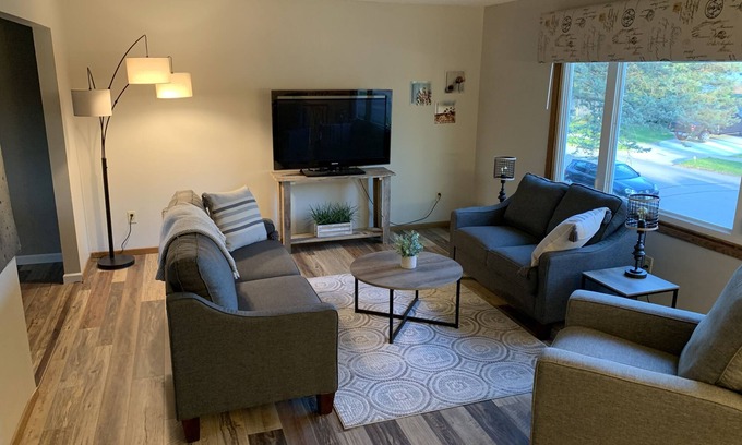 Rochester House | Warm and cozy property 2 miles to Mayo and St. Mary’s. 4 bedrooms, 3 bathrooms.