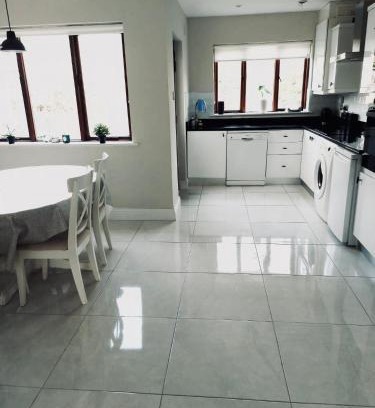 Castleknock House | Warm and newly renovated 3 bedroom home