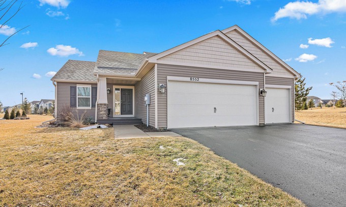 Woodbury House | Warm and Welcoming Home in Woodbury