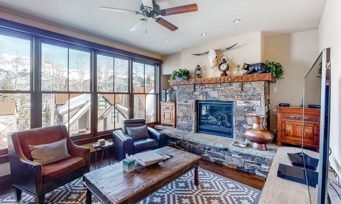 Mountain Village Condo | Warm & comfortable mountain condo in ski-in/out complex with balcony