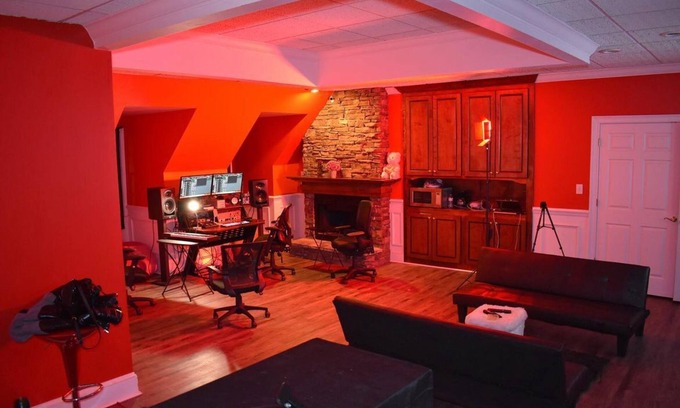 Cumberland Apartment | Warm & Cozy Private Studio Creative Loft Suiten+ Recording Studio