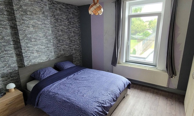 Erquelinnes House | Warm house