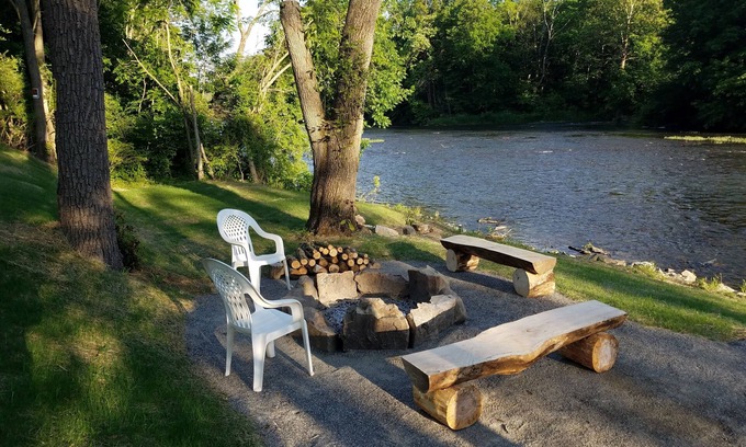 Swengel Cabin | Warm & inviting, Family oriented cabin on the creek.