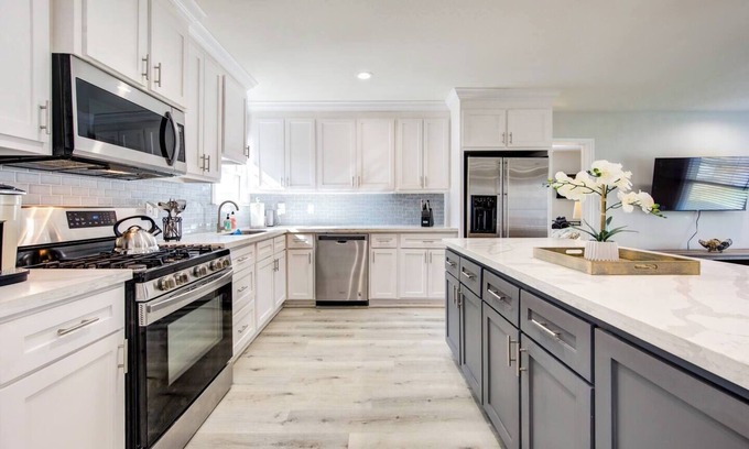 OST - South Union House | Warm & Spacious 3/BR Centrally Located and NRG