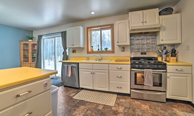 South Branch House | Warm & Welcoming Family Home Near Jose Lake!