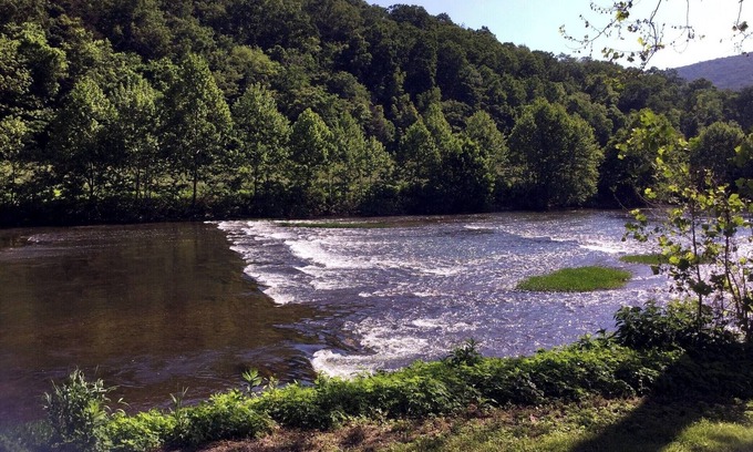 Toms Brook House | Warm, Welcoming Retreat on Shenandoah River and Stunning views