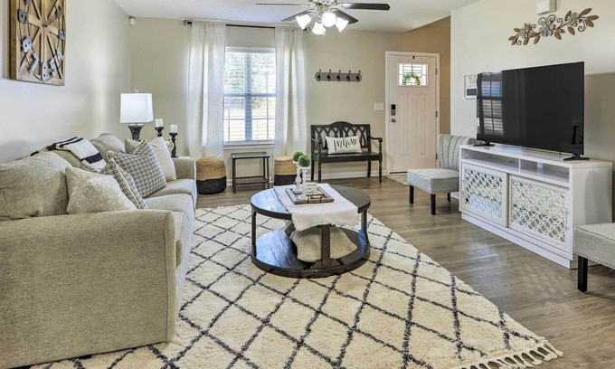Centerville House | Warner Robins House ~ 8 Mi to Water Park!