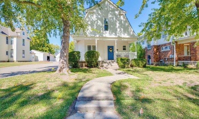 Warrensburg House | Warrensburg Home, Close to Downtown!