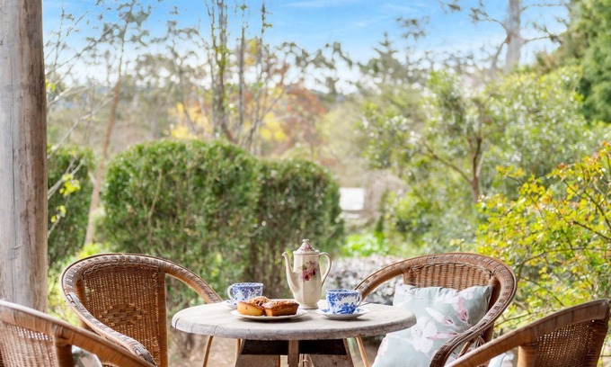 Berry Cottage | Warriwul Cottage - luxurious rural barn-style cottage in the heart of Berry
