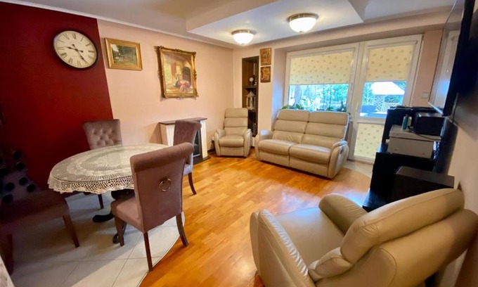 Goclaw Apartment | Warsaw Garden Apartment 70m2