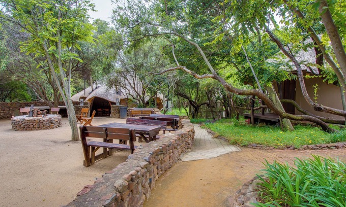 Magaliesberg Cabin | Warthogs Bush Lodge