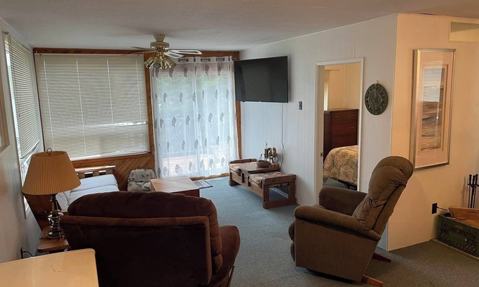 Unorganized Thunder Bay District Cottage | Wartman Lake