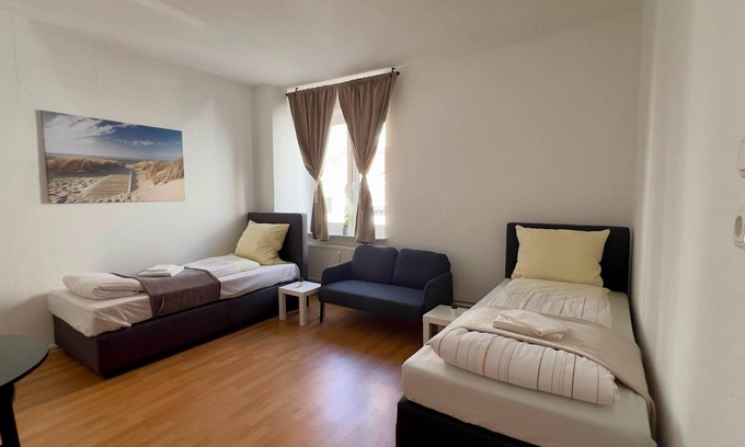 Neumuenster House | Wasbeker Straße 65 W2 - 3 bedrooms with parking space