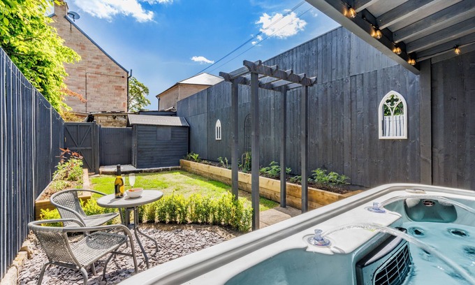 Beeley House | Wash House Cottage - One Bedroom House, Sleeps 2