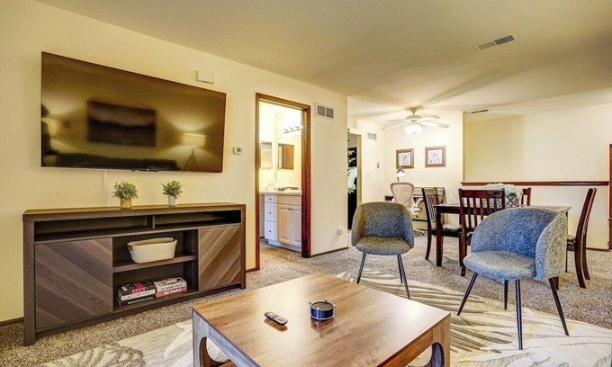 Greenfield Apartment | Washer/Dryer. Dishwasher. A/C. Pets. Corner Apt.