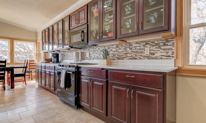 Spirit Lake House | Watch beautiful East Lake sunsets! Room for the whole family!
