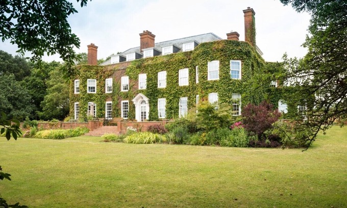 Budleigh Salterton House | Watch Hill - Luxury Seaside Villa in Devon, slps 18, hot tub