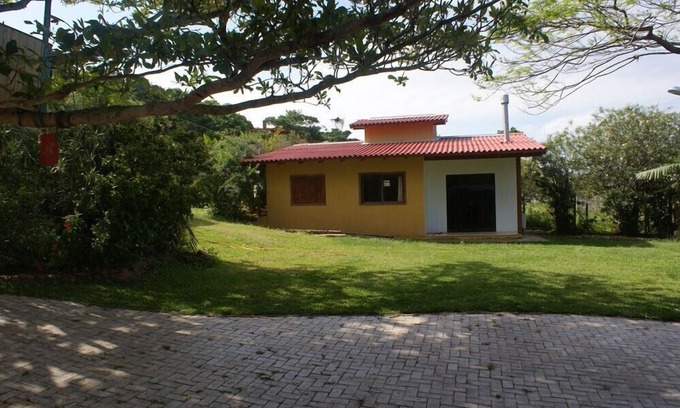 Pinheira House | Watch whales, wonderful corner, close to nature 100 steps from the beach