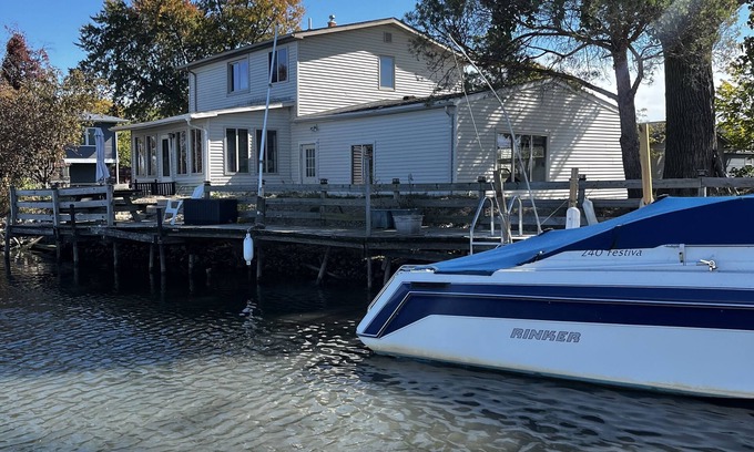 Estral Beach House | Waterfront 4 bedroom two full bath with arcade, kayaks and dock.