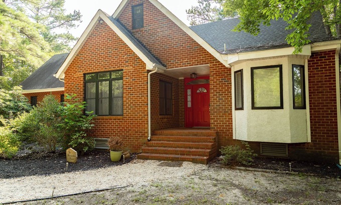 Stevensville House | Waterfront w/Fishing, Games, Fire Pit - Activities Paradise!