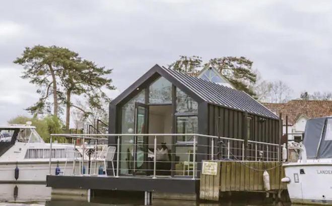 Saltford Boat Rental | Water Cabin With Water Sports Equipment and Bikes, Bath