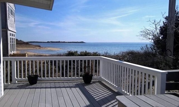 Indian Neck Heights House | Water Facing Home on Hiawatha Beach (2246)
