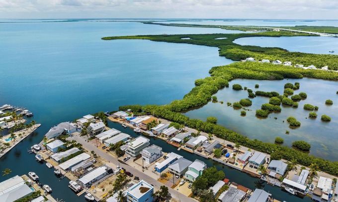 Key Largo House | Water front 2-bedroom home in Key Largo with AC, WiFi